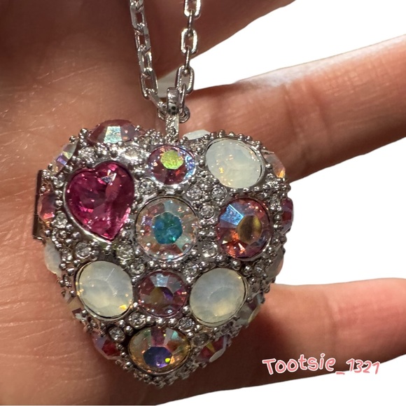 Swarovski - Clara Rose Heart Locket Pendant Necklace. - Picture 6 of 6
